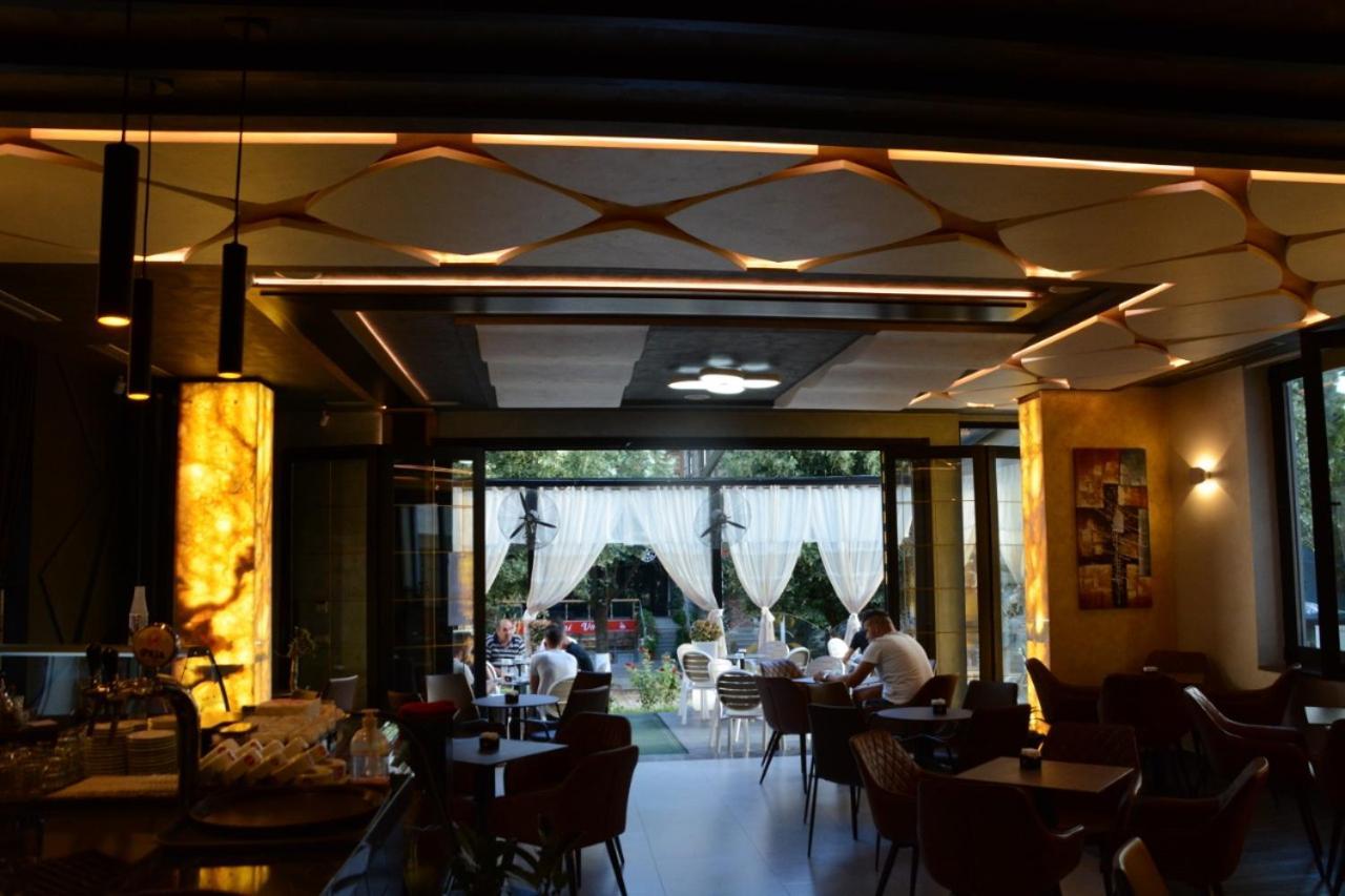 Royal Hotel Peshkopi Albania Екстериор снимка